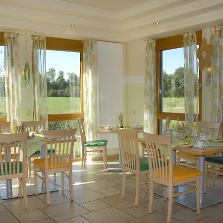 ゲストハウス Landgasthaus Hofmann オーバーダハシュテッテン